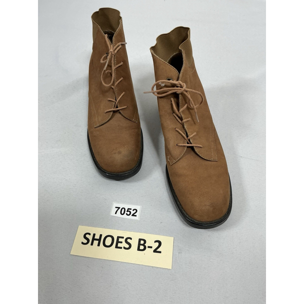 Womans NWD Womans Liz Claiborne Flex Leda Lace Up Booties 9 M Brown Block Heel